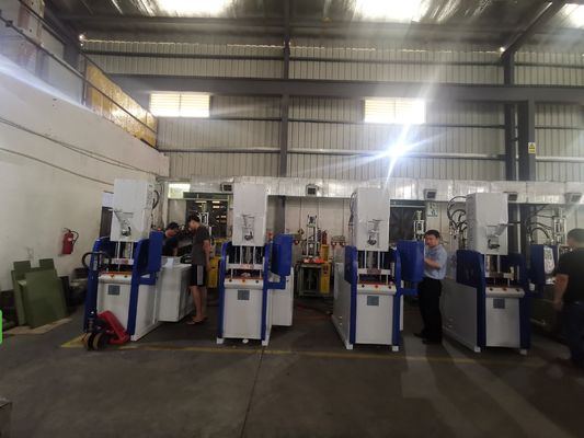 30T প্লাস্টিক উল্লম্ব ইনজেকশন ছাঁচনির্মাণ মেশিন 6.7kW সঙ্গে 13 KN ইজেক্টর ফোর্স কম রক্ষণাবেক্ষণ